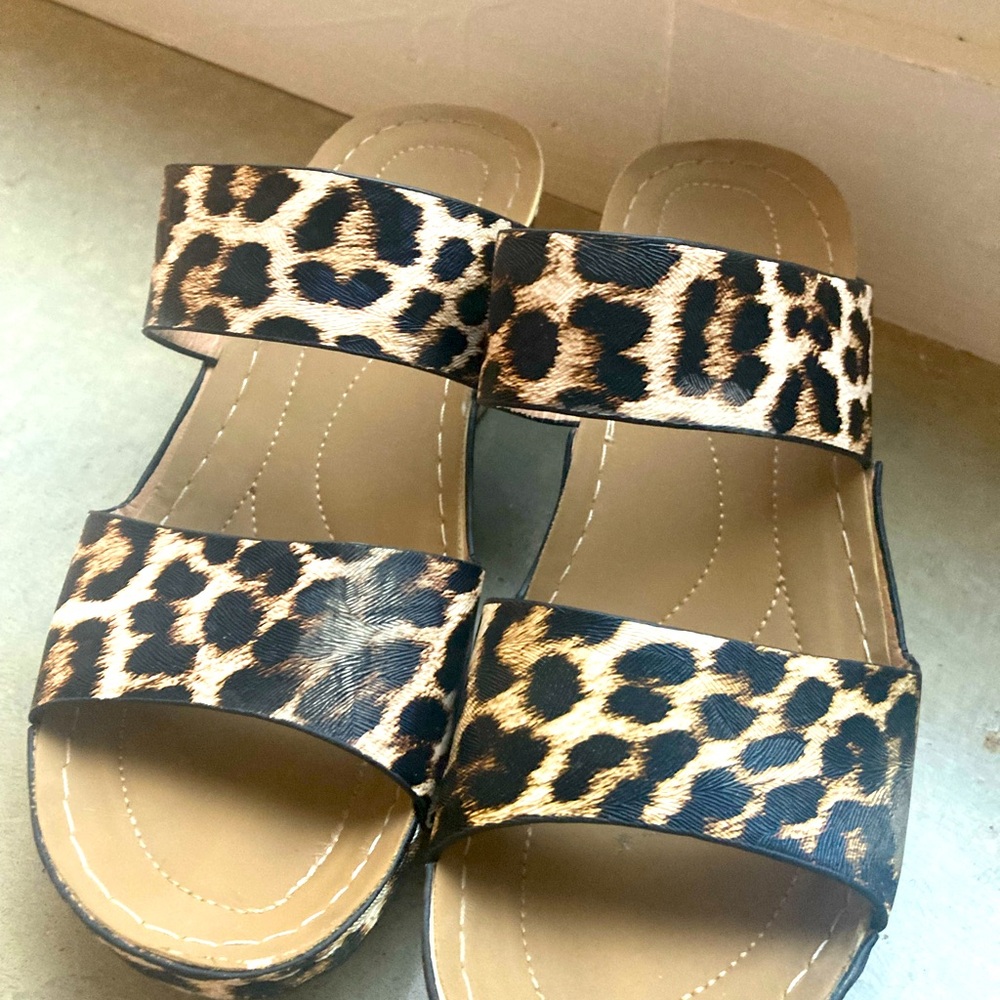 Leopard Print Women's Sandals. Croc type material. Size 10